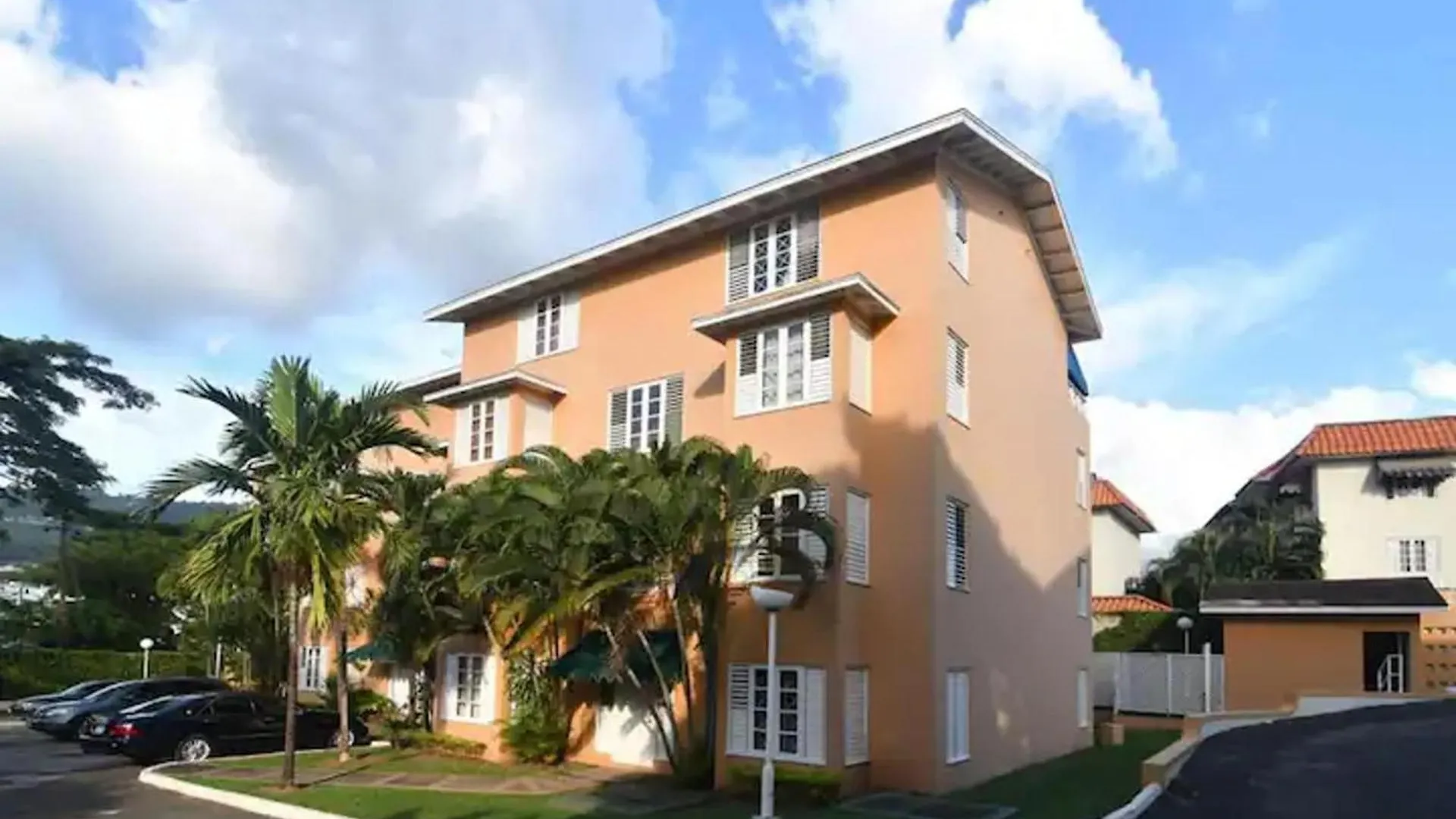 Secluded Ravinia Gem In Kingston 6 Apartment 0*,  Jamaica