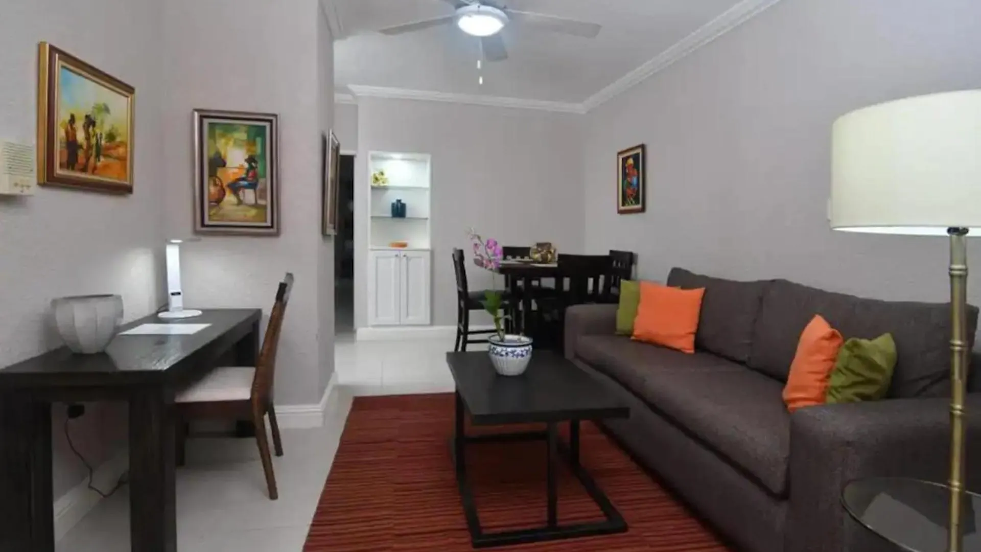 Secluded Ravinia Gem In Kingston 6 Apartment